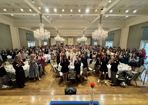 Why Can a Wedding Magician in Houston Make Your Big Day Unforgettable?